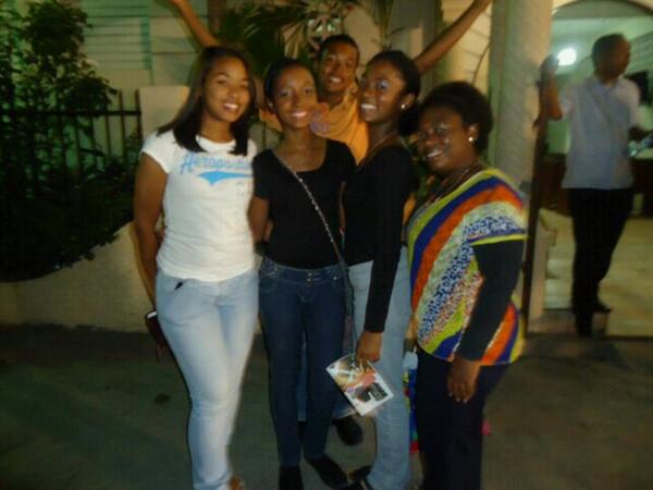 TheLary25's tweet photo. Ma Bello Nosotros!!! #Church #Girls #Boy #Happiness #Night @MillyNatera @OeEs04 @Luzdmedianoche @naterajr http://t.co/MmnXhOsqGF