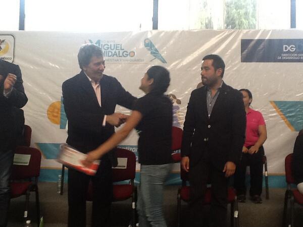 Nos acompaña <a href="/JuanFerrara_/">Juan Ferrara</a> en la entrega de las tarjetas #LaProtectoraMH