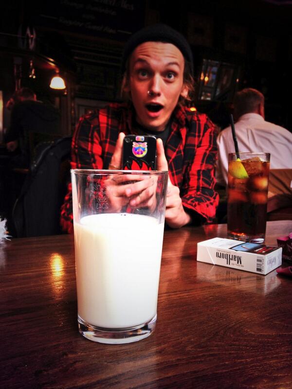 Прямая ссылка на встроенное изображение