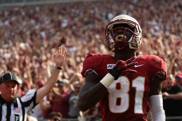 FSUFootball's tweet photo. Here is a fantastic photo of senior WR Kenny Shaw celebrating after his 2nd quarter TD. #chopshots http://t.co/FOEZQ4SJ71
