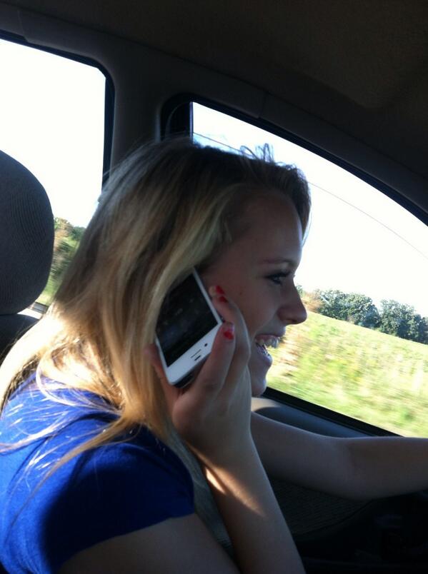 Taylor_Barrett7's tweet image. How @kendall_ashman1 talks on the phone 👌 #keepitinteresting