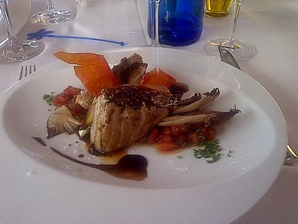SelinaEdwards's tweet photo. Lovely Tuna for lunch http://t.co/ipYRrht6nk
