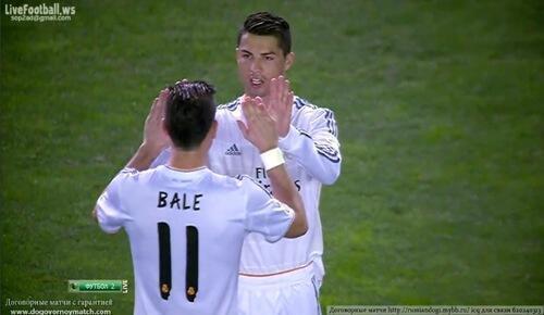 Madridismo_1902's tweet photo. Cristiano y Bale celebrando http://t.co/Rf5wiX0aAv