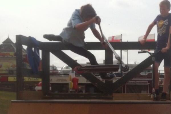 jackt636's tweet photo. Footles rewind air #gayywind #rewind #hunstanton http://t.co/yjduq5d4IQ