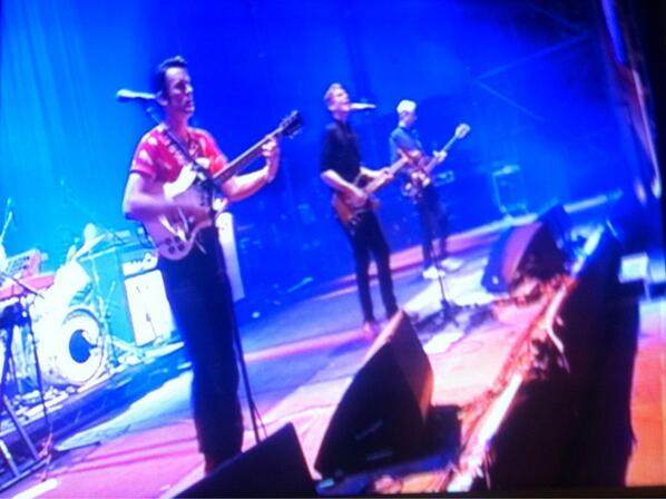 VirginiaDiazR3's tweet photo. @VirginiaDiazR3: Ya están aquí: @Franz_Ferdinand, en @radio3_rne, @dcodefest "#DCODE2013 http://t.co/Pk6U6Hdieg