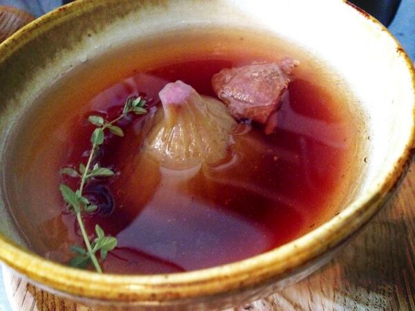 ちどり イチジクと赤ワインコンポート ゼリー寄せ紅茶 タイムの香り 季節限定 自家製イチジクのコンポートをゼリー 寄せにして タイム ドライイチジクを添え 冷たい紅茶を注ぎました ゼリーをくずしながら お楽しみください Http T Co Jkymik1bfn