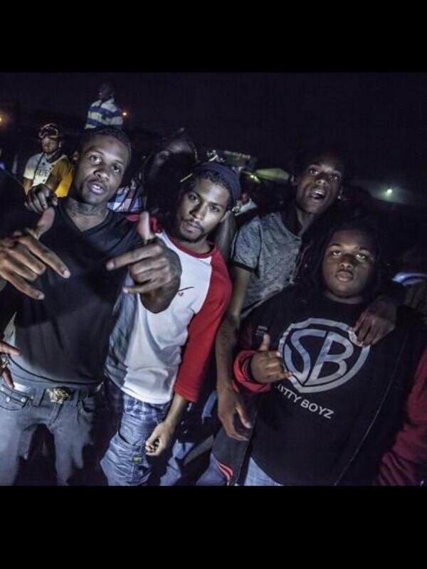 boosadashoota's tweet photo. Squad me @lildurk_ @FATSLUTTY_SB @yung_gleesh #SBOTF http://t.co/I3ddKgphrX