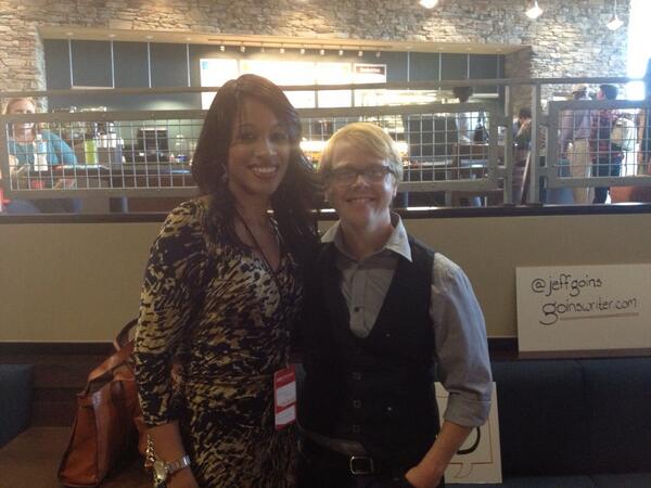 JevonnahEllison's tweet image. Hanging out with writing giant and genius @JeffGoins at the #startconf. Thanks Jeff!