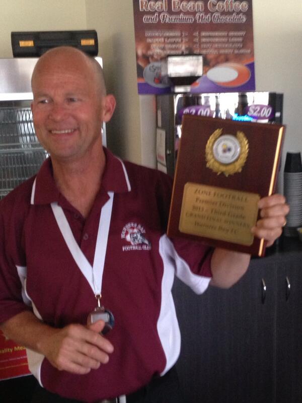 WarnersBayFC's tweet photo. Winner are grinners #winnersarealsobald http://t.co/SKKeazV9Hv