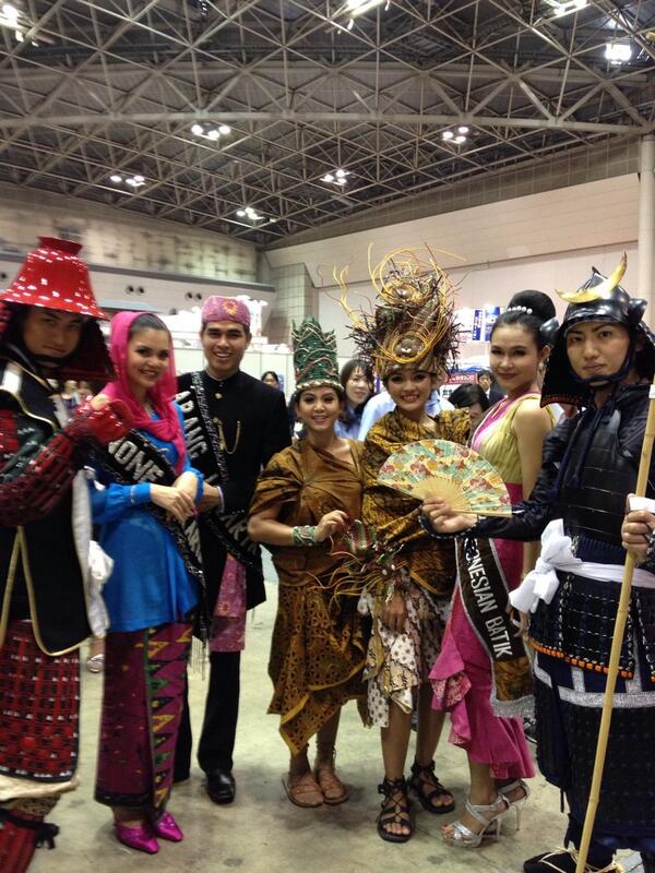 tabihaku's tweet photo. 東6ホールでは異文化交流もみれるかも？グランドフィナーレに向けて、フォーラムステージ周辺は盛り上がってます。 http://t.co/NJO7ER96Oq