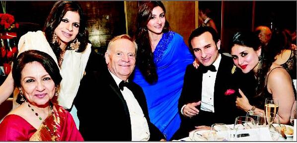 KareenaK_FC's tweet image. Here&apos;s a picture of Kareena and her in-laws at the fundraising dinner in Mayfair, London