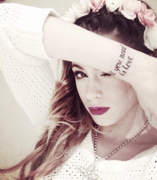 El tatuaje de Martina Stoessel ☠ BUMc8SKCUAEPXS6