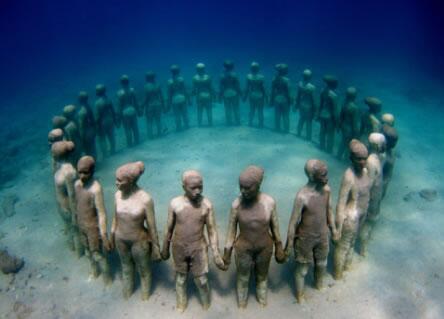 MundoSubmarino's tweet photo. Esculturas entre peces y burbujas http://t.co/F1QMI2G7Id