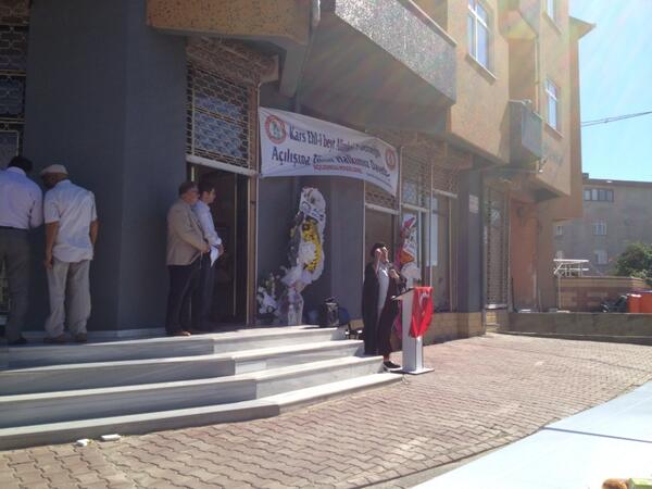 Dernek açılışındayız