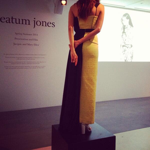 thecaprissimo's tweet image. “@TEATUMJONES: The set of our #teatumjones #digitalpresentation by Trent O&apos;connor &amp;amp; Becky Potts from @archlitedesign http://t.co/g1y0bh0748”