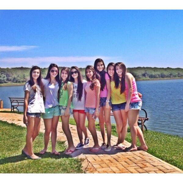 JanainaVronski's tweet photo. Uhuull 🔝💕👑🌅 @laaaravalle @ttoledrabs @laisweirich @isabelacubas @carolSweirich @SamiaHussainat @vitoriahanzen http://t.co/PzDTBcm0MW