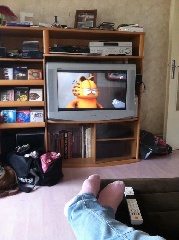 Chlooefrs's tweet image. #Posées #Garfield #Enfant #Luv 😘💖