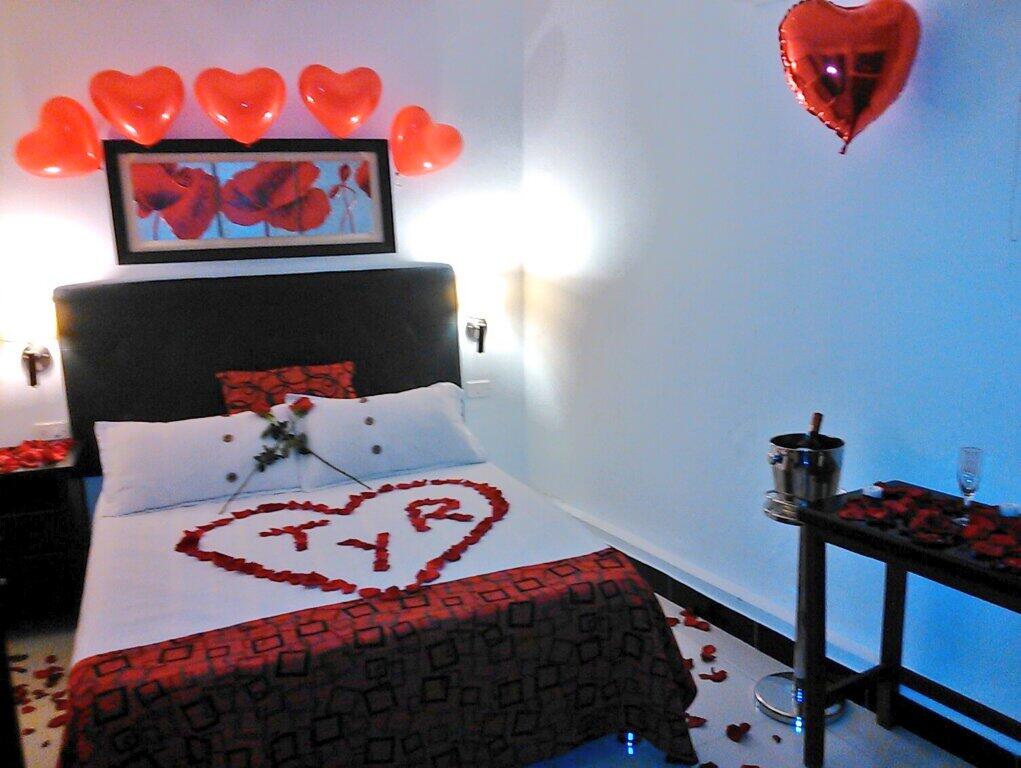 Portal de San Diego on Twitter: "Una de nuestras habitaciones decorada para  el aniversario de una feliz pareja, les gusta? http://t.co/bSMsuKKNXP" /  Twitter