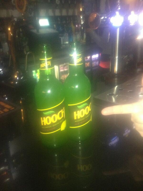 arniesarah's tweet photo. #hooch!! #sundayclub! @SimonRookledge http://t.co/LHKGxShgnQ