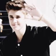 BIEBXPARIS tweet picture