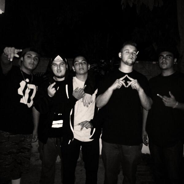 ATF_777's tweet photo. Pop it for the klan #Fvmly http://t.co/DvrDAwxOsi