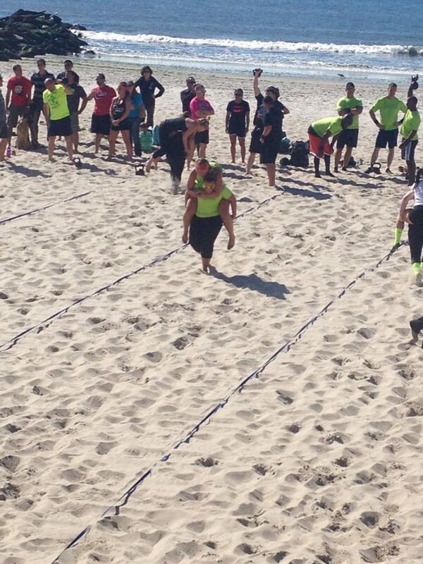 meganmaryy's tweet photo. So proud of my girl @melissleo ! She's a beast #crossfit #beastmode http://t.co/sAPNPMhtwO