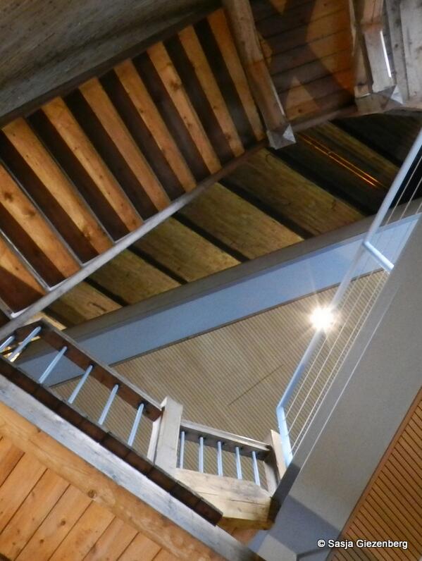 dutchsas's tweet photo. @watertoren072 Trappen en trappen en nog meer trappen. Doorkijkje naar boven toe! http://t.co/1entOlWOp6