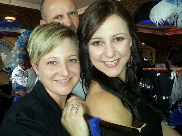 Amazing opening van @adegamontana001 vandag. Lekker om weer saam die <a href="/CO_Productions/">CO_Productions</a> span ook te kuier! <a href="/moniQuetwitt/">Johhny Cashew</a>