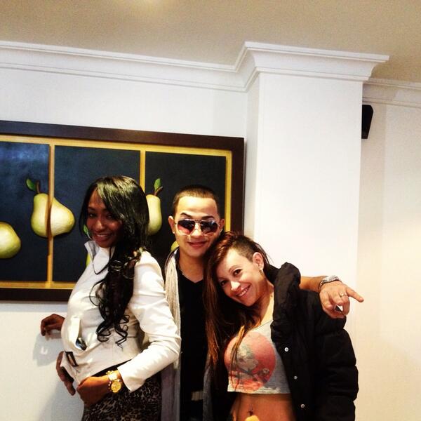 SoonerRodriguez's tweet photo. De farraaaaaa con J💋💋🎉👏 http://t.co/xM1vQX0rUg