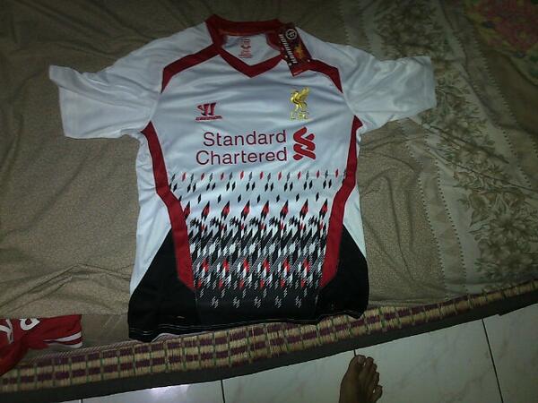 min jersey nya sudah sampai dgn selamat hehe, jersey nya keren :) terima kasih banyak <a href="/MauJersey/">MauJersey</a> :*☺ YNWA