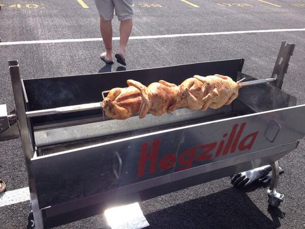 Jimbowaters's tweet photo. Put a few chickens on Hogzilla for the tailgate yesterday! #yummy http://t.co/94OyA0CElq