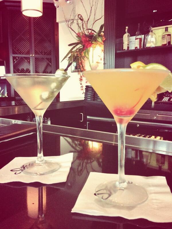 slschwartz8's tweet photo. @SHULA_LEHIGH it's a martini Sunday with the Moms! Mmmmm http://t.co/KG60CLFpLj