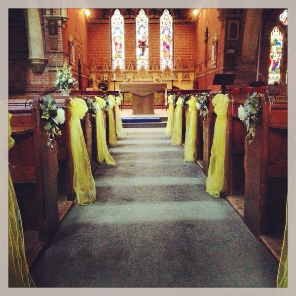 trimsandbows's tweet photo. Pew bows #chaircovers #venuedressing #wedding #weddinghour http://t.co/Apff59F4Uk