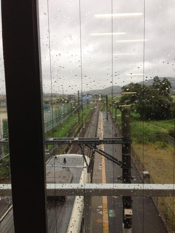 eightaaa's tweet photo. わかるかなー、線路浸水。甲西で昨日の夜の電車がずっと止まってました。 http://t.co/YlQhkZ97s8