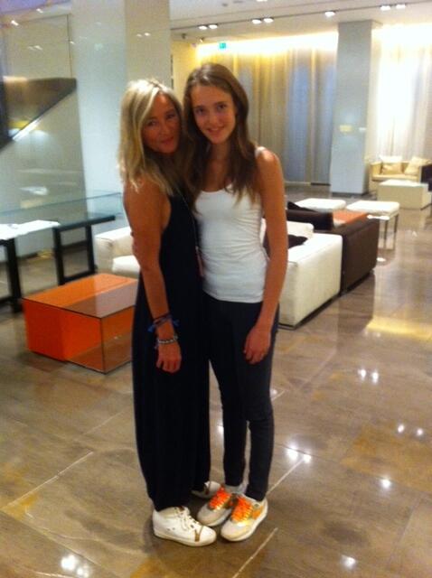 NetworkModeling's tweet photo. @BraaksmaJuul and @zinetastyle spotted in Milan! Juul is requested by Prada, Gucci, Versace &amp; Jill sander.. #believe http://t.co/Iy8NgK9b56
