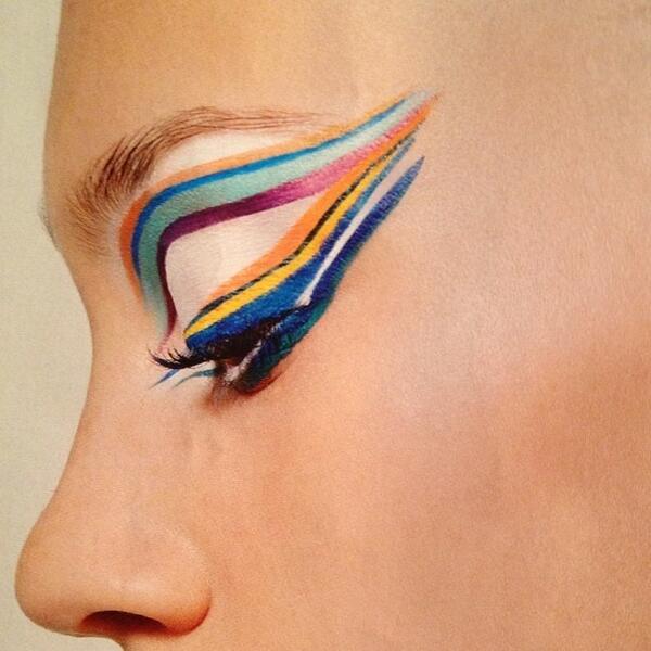 MakeUpStorePH's tweet photo. Monday Inspiration! 💛 Repost from @mikaliias #makeupstoreph http://t.co/8q5aWSwr58