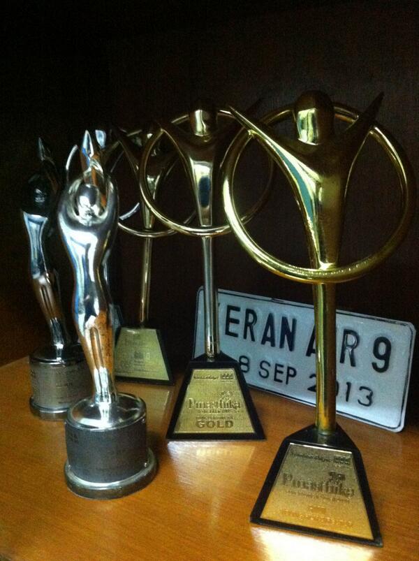 Follow twitternya Pinasthika, Caraka dan Citra Pariwara agar kita bisa meraih pialanya kembali. #MinoritasBerkualitas