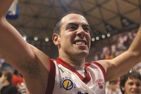 PistoiaBasket's tweet photo. Addio Matteo: non ti dimenticheremo. http://t.co/uAQ5VVUyX9 http://t.co/g0qYkweb82