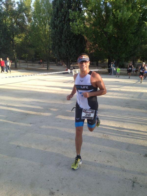 TrilifeClub's tweet photo. Mejor con una sonrisa !!!! #finisherHitachi http://t.co/B4tItQIlKU