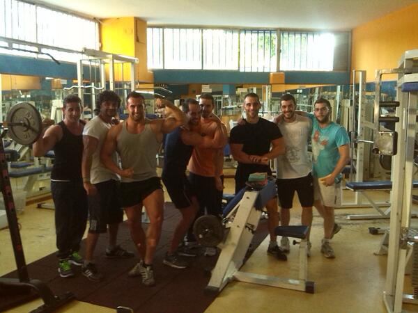 BodyCultFGym's tweet photo. Los chicos fuertes de Body Cult Fitness Room, en aluche, buena gente http://t.co/8raUEssnxp
