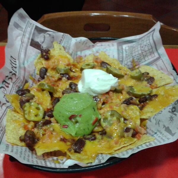 joselburgosr's tweet image. A #boxear para quemar la cenita