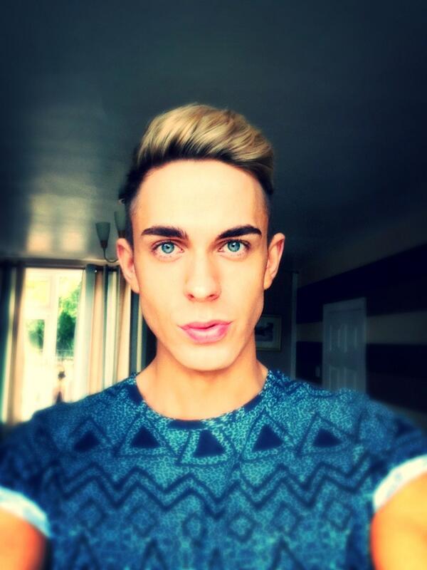ShaunDARBYSHIRE's tweet photo. Quifffhead. http://t.co/rfRnTnbzQr