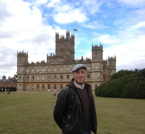 BooksWithSpine's tweet image. @WalshingMachine looking lordly at Highclere Castle/Downton Abbey. #UKfun
