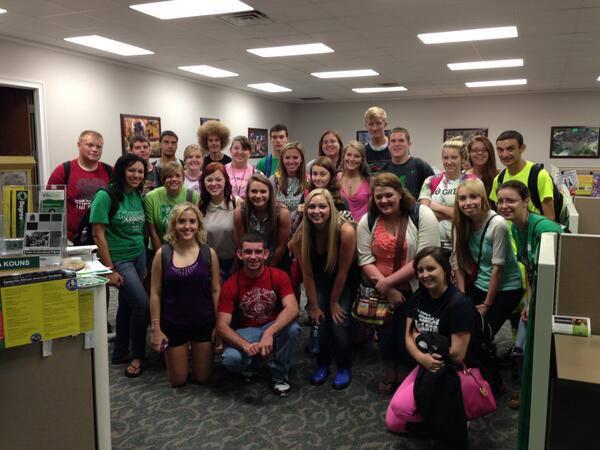 2283JS's tweet image. Are Thursdays the #bestdays? #MUSmarties #UNIAVD