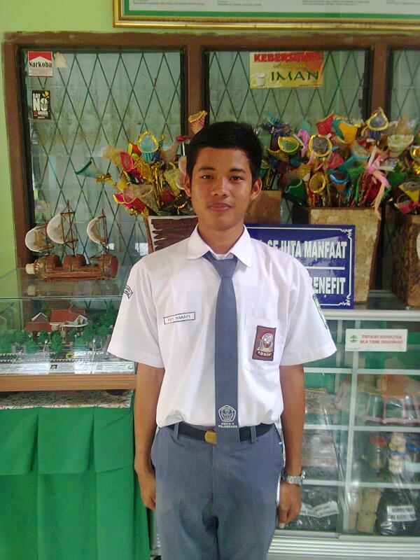 Sekretaris : Roy Hanafi ( <a href="/Roy_hanapi/">Roy Hanapi</a> )