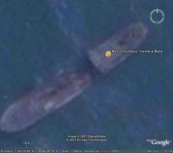 MundoSubmarino's tweet photo. Barco hundido visto desde google earth http://t.co/epvZzPuPvh