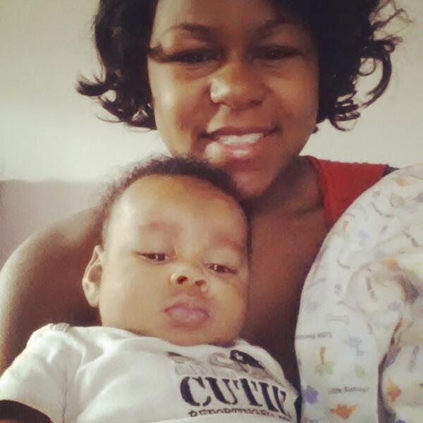 caramelkreme's tweet photo. Me and King #worldwideselfie http://t.co/qJVIDy7nlP