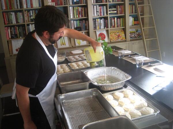 Marcos <a href="/FidelGastro/">Fidel Gastro</a> frying it up