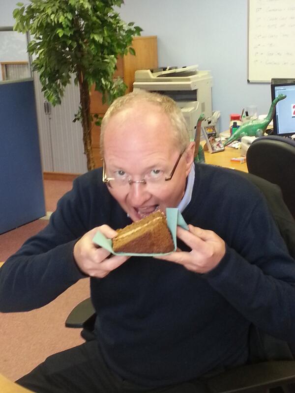 WhatsForTeaNig's tweet photo. nom nom nom #cake http://t.co/gFwN3tFkGs