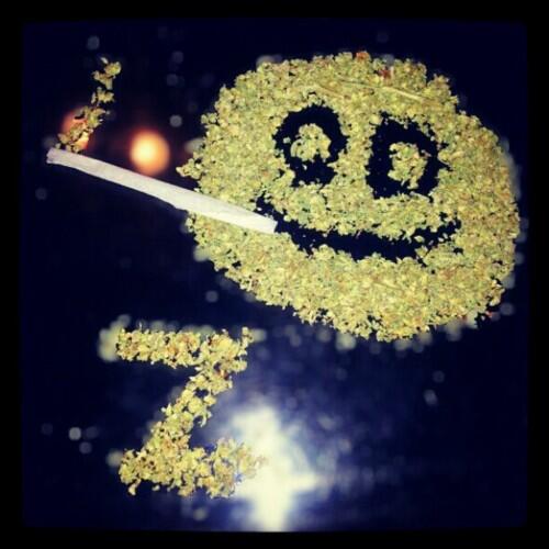ReeferKid420's tweet photo. 4:20 http://t.co/3pMr0whgUy